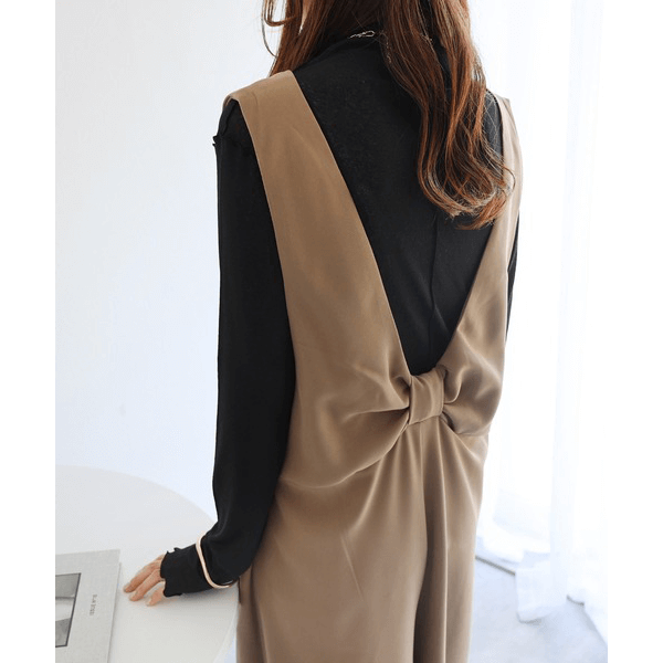 後背結帶設計柔滑吊帶褲_摩卡