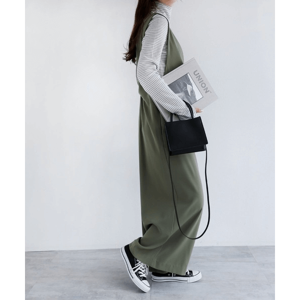 後背結帶設計柔滑吊帶褲_綠