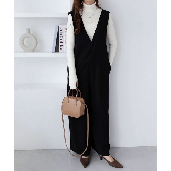 後背結帶設計柔滑吊帶褲_黑