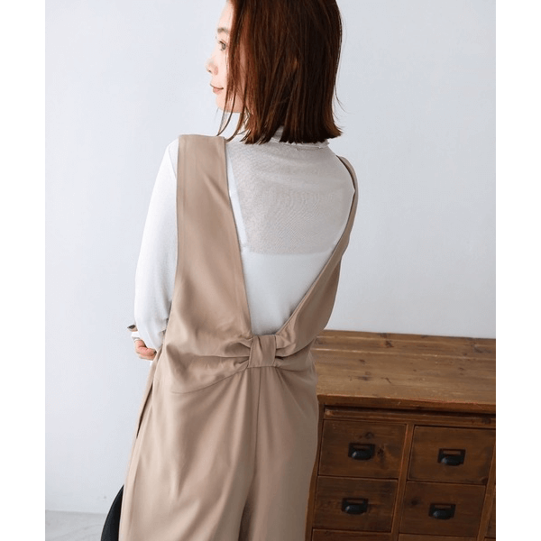 後背結帶設計柔滑吊帶褲_褐色