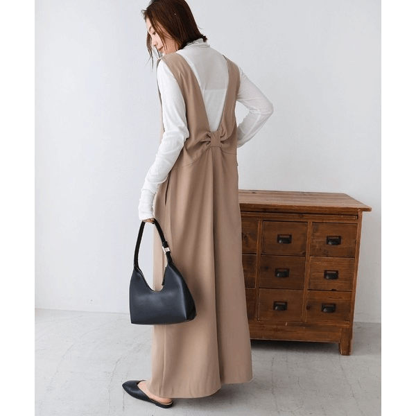 後背結帶設計柔滑吊帶褲_褐色