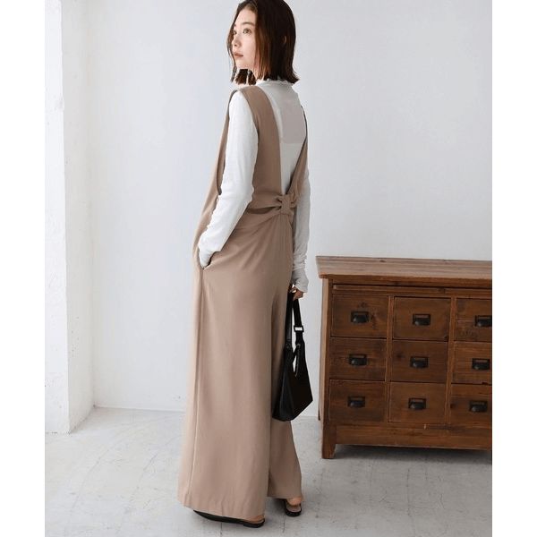 後背結帶設計柔滑吊帶褲_褐色