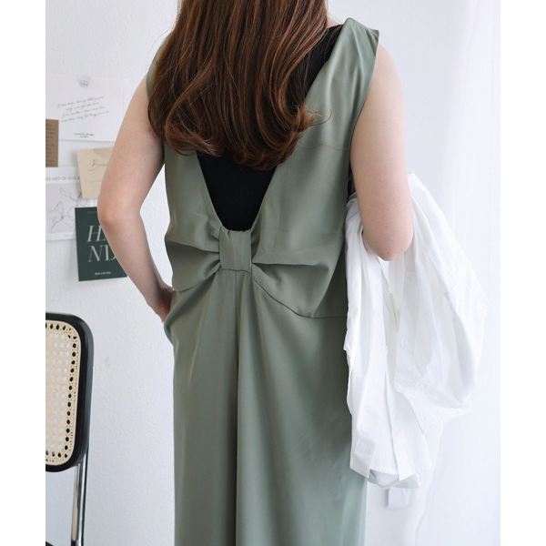 後背結帶設計柔滑吊帶褲_綠