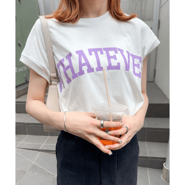 天竺棉圓弧下擺設計上衣_白底紫字