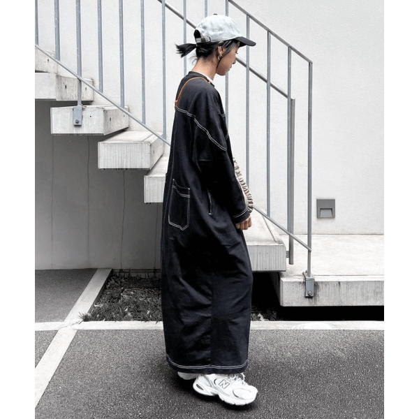 跳色縫線設oversize長袖洋裝_黑色