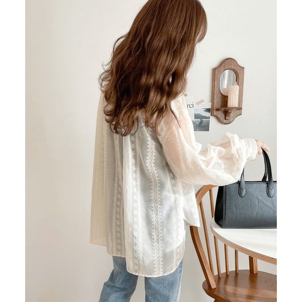 2WAY復古花朵刺繡微透襯衫_白
