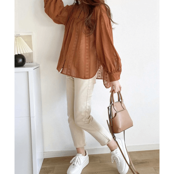 2WAY復古花朵刺繡微透襯衫_陶紅