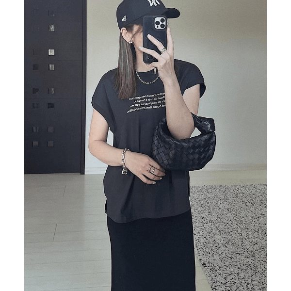 字母刺繡 法式袖 短T(黑X灰)