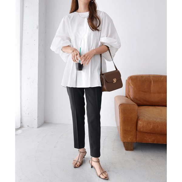燈籠袖抓皺下襬設計上衣_米白